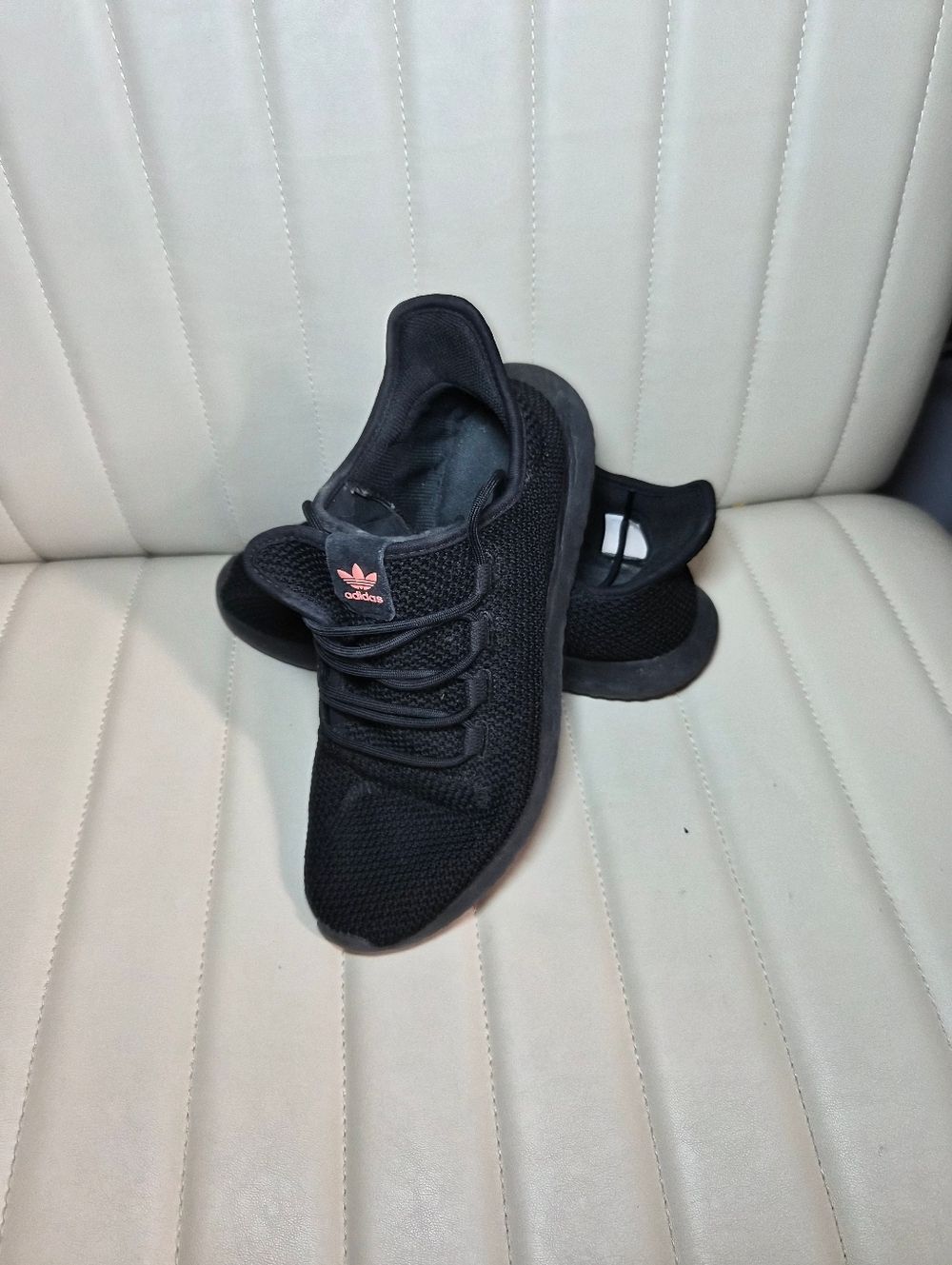 adidas Black Knit Low-Top Sneakers with Pink Trefoil